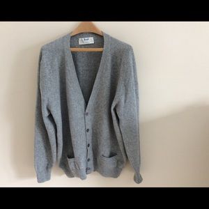 Vtg. Pringle of Scotland Pure Lambswool Sweater.